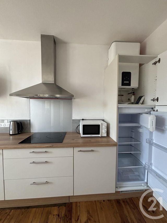 Appartement T2 à louer - 2 pièces - 31.0 m2 - AURILLAC - 15 - AUVERGNE - Century 21 Pradel Immobilier