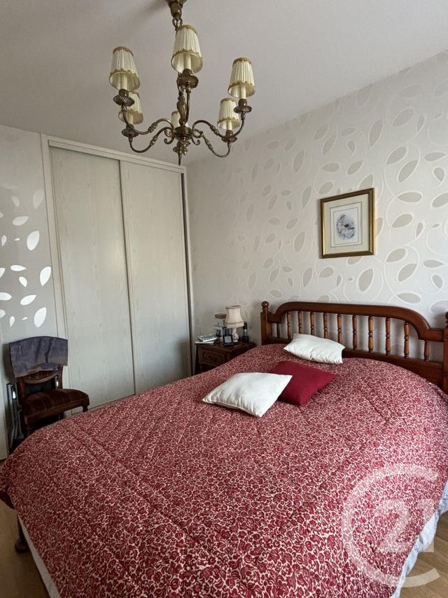 Appartement T2 à louer - 2 pièces - 54.64 m2 - AURILLAC - 15 - AUVERGNE - Century 21 Pradel Immobilier