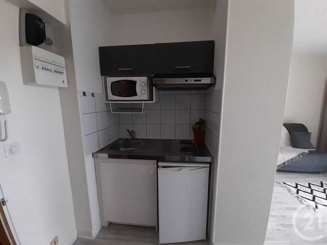 Appartement Studio à louer - 1 pièce - 19.0 m2 - AURILLAC - 15 - AUVERGNE - Century 21 Pradel Immobilier