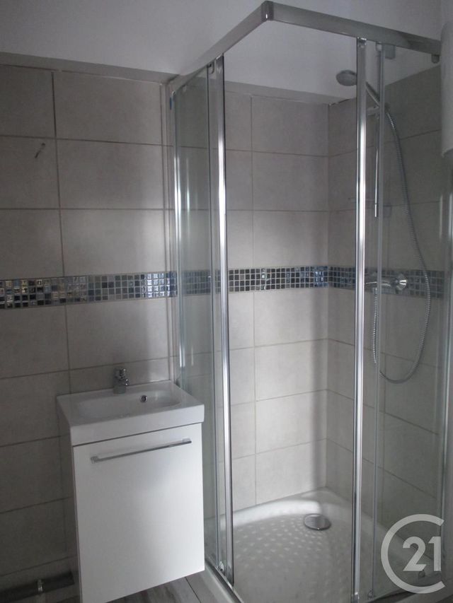 Appartement Studio à louer - 1 pièce - 19.0 m2 - AURILLAC - 15 - AUVERGNE - Century 21 Pradel Immobilier