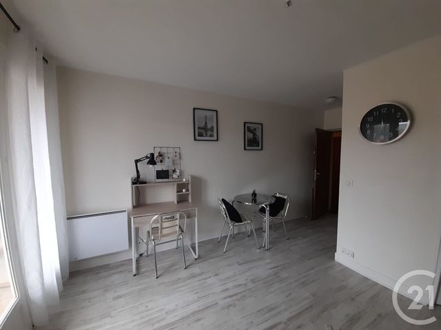 Appartement Studio à louer - 1 pièce - 19.0 m2 - AURILLAC - 15 - AUVERGNE - Century 21 Pradel Immobilier