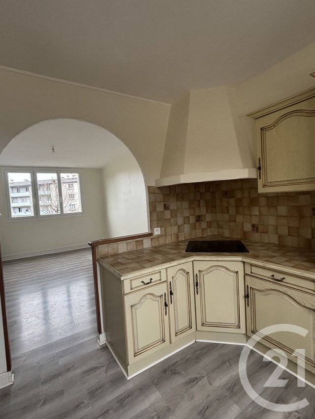Appartement T4 à louer - 4 pièces - 70.0 m2 - AURILLAC - 15 - AUVERGNE - Century 21 Pradel Immobilier