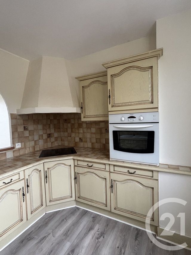 Appartement T4 à louer - 4 pièces - 70.0 m2 - AURILLAC - 15 - AUVERGNE - Century 21 Pradel Immobilier