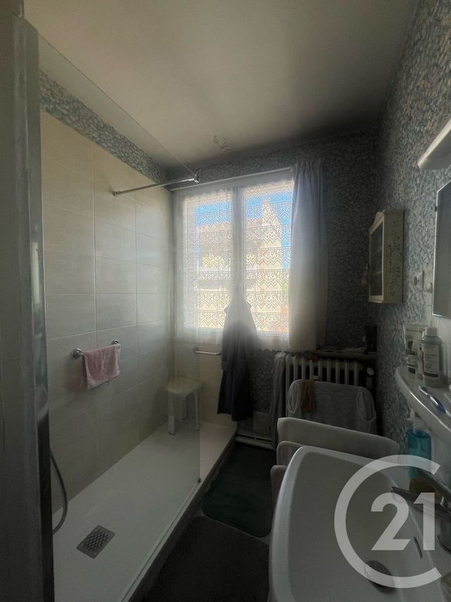 Appartement F4 à vendre - 5 pièces - 90.0 m2 - AURILLAC - 15 - AUVERGNE - Century 21 Pradel Immobilier
