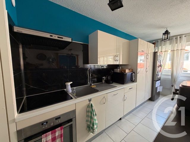 Appartement T3 à vendre - 4 pièces - 78.0 m2 - AURILLAC - 15 - AUVERGNE - Century 21 Pradel Immobilier