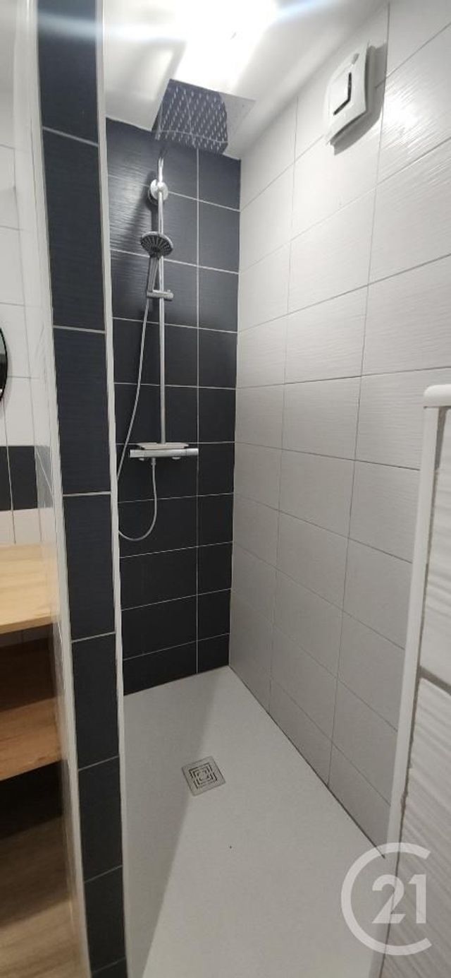Appartement F4 à vendre - 4 pièces - 79.31 m2 - AURILLAC - 15 - AUVERGNE - Century 21 Pradel Immobilier