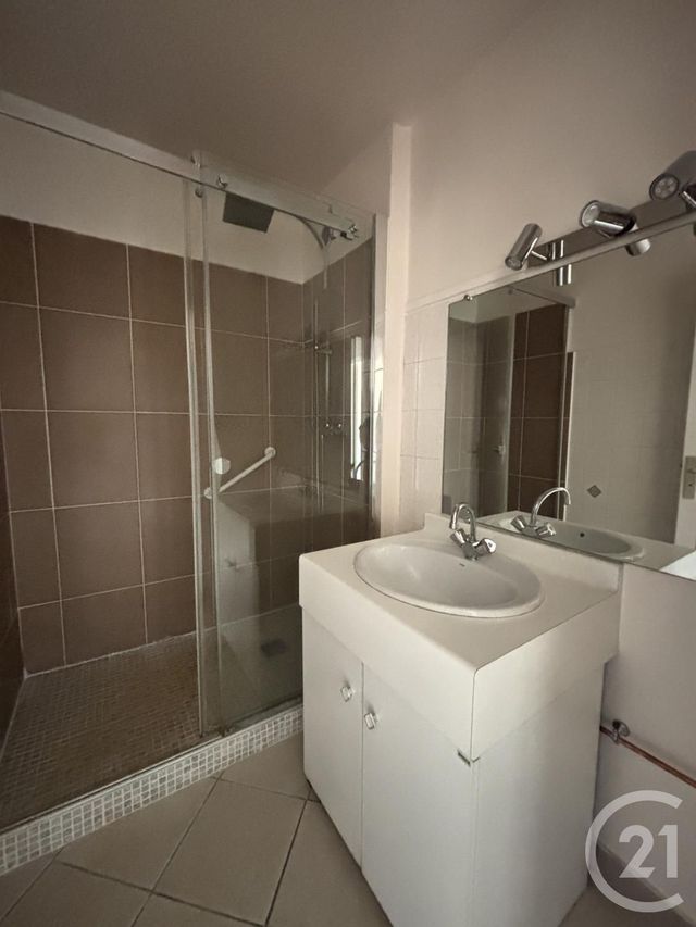 Appartement T5 à louer - 5 pièces - 87.0 m2 - AURILLAC - 15 - AUVERGNE - Century 21 Pradel Immobilier