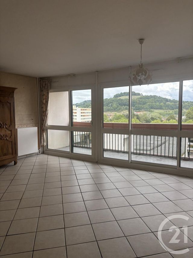 Appartement T5 à louer - 5 pièces - 87.0 m2 - AURILLAC - 15 - AUVERGNE - Century 21 Pradel Immobilier