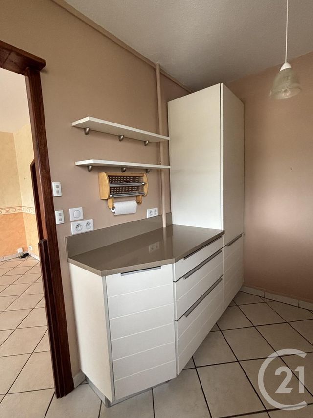 Appartement T5 à louer - 5 pièces - 87.0 m2 - AURILLAC - 15 - AUVERGNE - Century 21 Pradel Immobilier