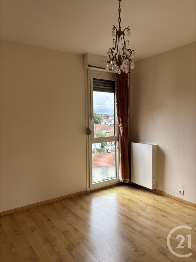 Appartement T5 à louer - 5 pièces - 87.0 m2 - AURILLAC - 15 - AUVERGNE - Century 21 Pradel Immobilier