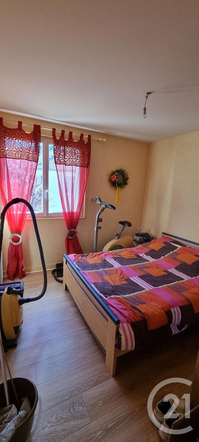 Appartement F3 à vendre - 4 pièces - 60.0 m2 - ARPAJON SUR CERE - 15 - AUVERGNE - Century 21 Pradel Immobilier