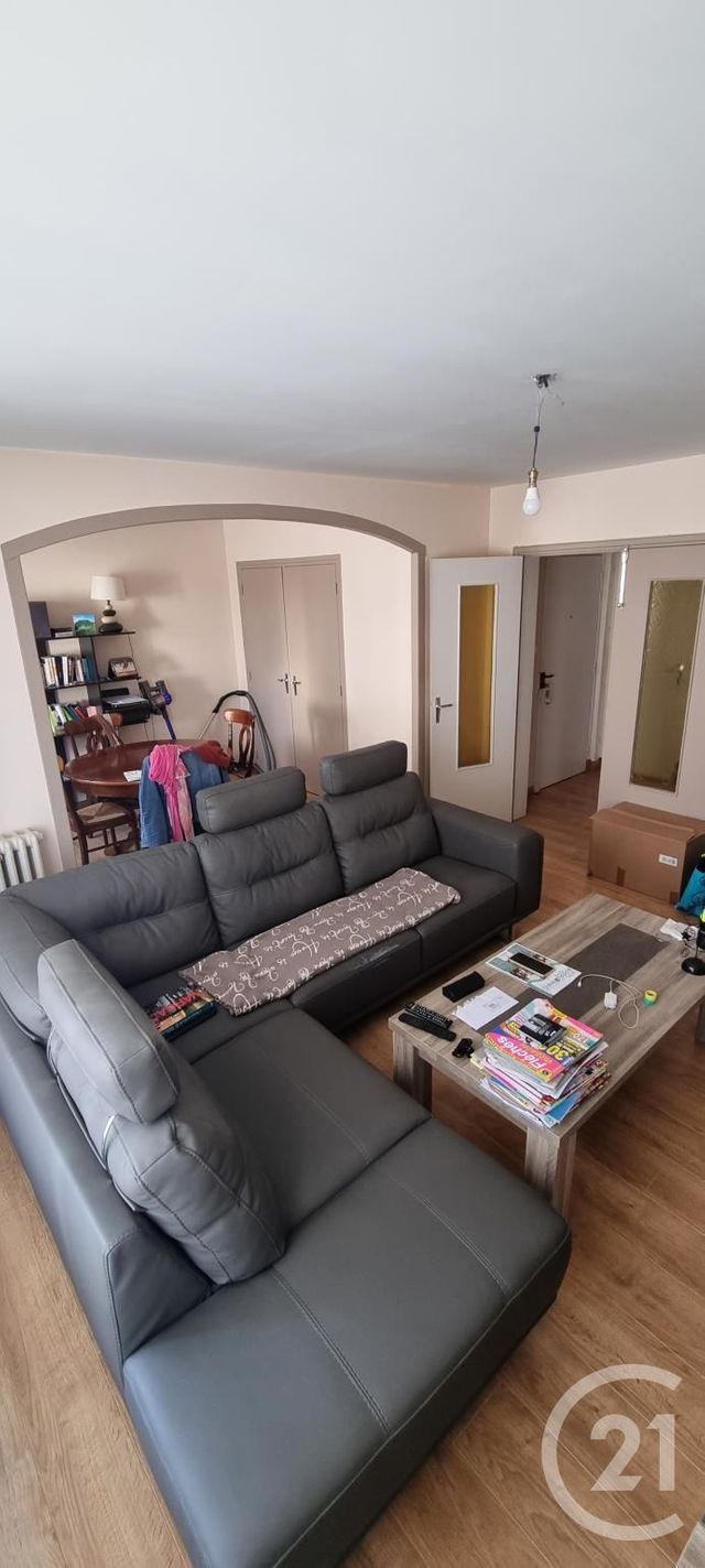 Appartement F3 à vendre - 4 pièces - 60.0 m2 - ARPAJON SUR CERE - 15 - AUVERGNE - Century 21 Pradel Immobilier