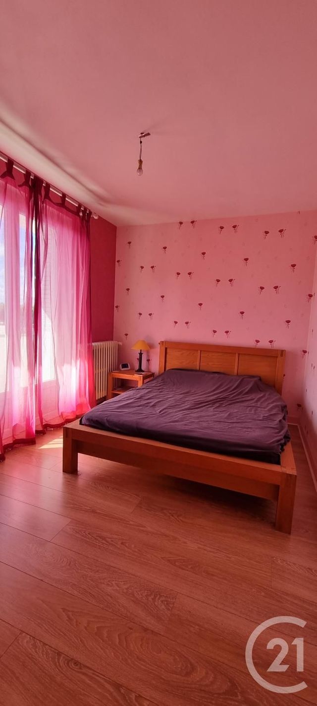 Appartement F3 à vendre - 4 pièces - 60.0 m2 - ARPAJON SUR CERE - 15 - AUVERGNE - Century 21 Pradel Immobilier