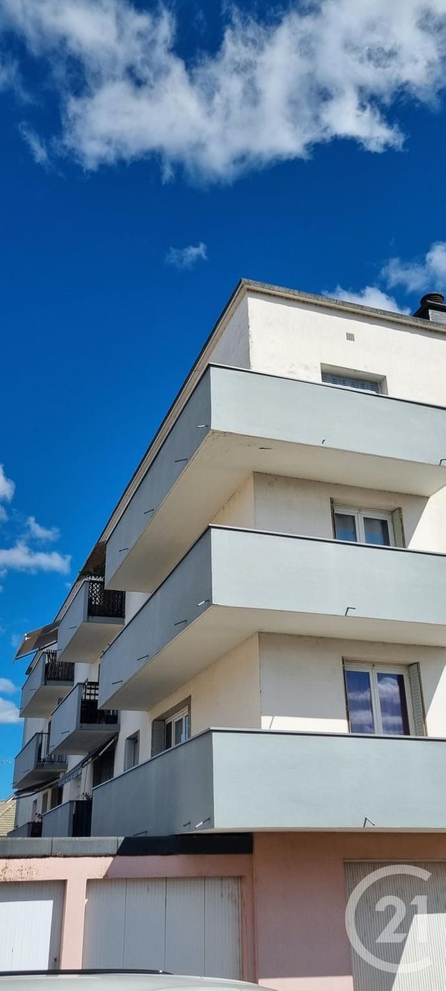 Appartement F3 à vendre - 4 pièces - 60.0 m2 - ARPAJON SUR CERE - 15 - AUVERGNE - Century 21 Pradel Immobilier
