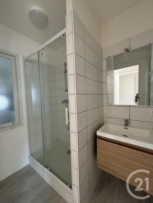 Appartement T2 à louer - 2 pièces - 55.22 m2 - AURILLAC - 15 - AUVERGNE - Century 21 Pradel Immobilier