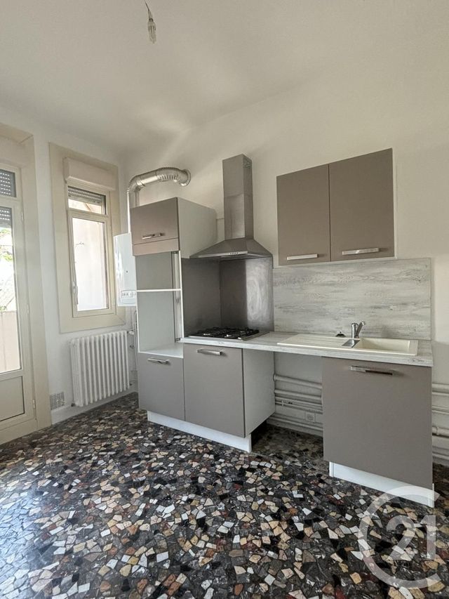 Appartement T2 à louer - 2 pièces - 55.22 m2 - AURILLAC - 15 - AUVERGNE - Century 21 Pradel Immobilier