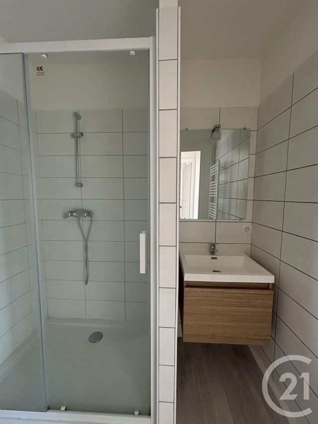 Appartement T2 à louer - 2 pièces - 55.22 m2 - AURILLAC - 15 - AUVERGNE - Century 21 Pradel Immobilier