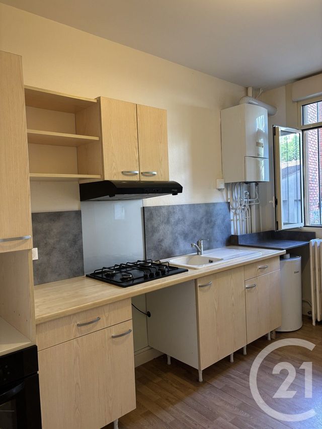 Appartement T3 à louer - 3 pièces - 74.0 m2 - AURILLAC - 15 - AUVERGNE - Century 21 Pradel Immobilier