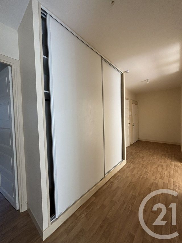 Appartement T3 à louer - 3 pièces - 74.0 m2 - AURILLAC - 15 - AUVERGNE - Century 21 Pradel Immobilier