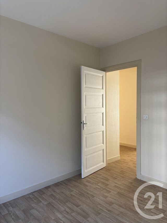 Appartement T3 à louer - 3 pièces - 74.0 m2 - AURILLAC - 15 - AUVERGNE - Century 21 Pradel Immobilier