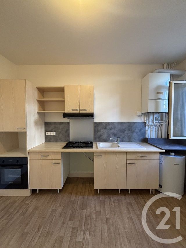 Appartement T3 à louer - 3 pièces - 74.0 m2 - AURILLAC - 15 - AUVERGNE - Century 21 Pradel Immobilier