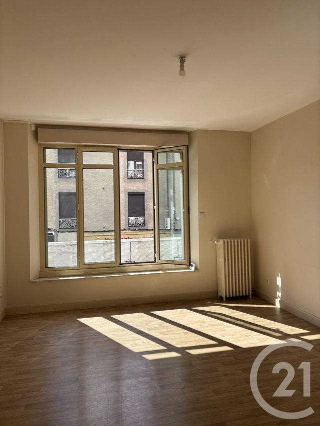 Appartement T3 à louer - 3 pièces - 74.0 m2 - AURILLAC - 15 - AUVERGNE - Century 21 Pradel Immobilier