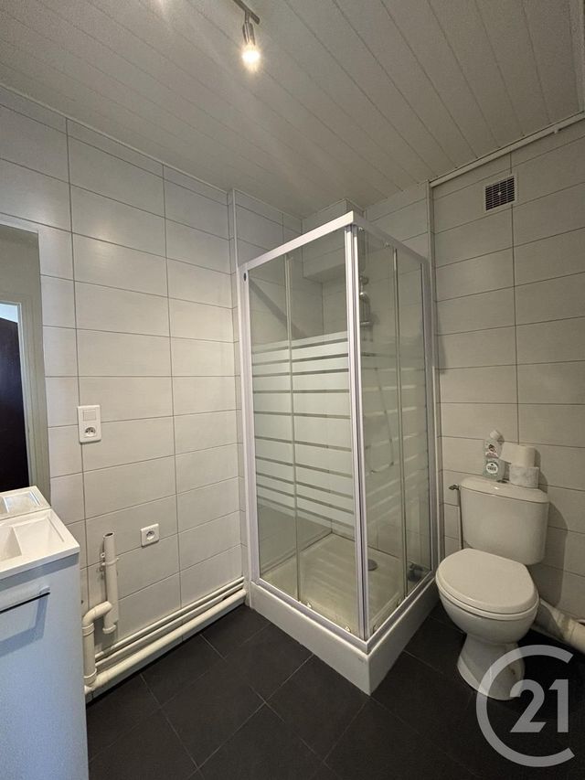 Appartement Studio à louer - 1 pièce - 29.6 m2 - AURILLAC - 15 - AUVERGNE - Century 21 Pradel Immobilier