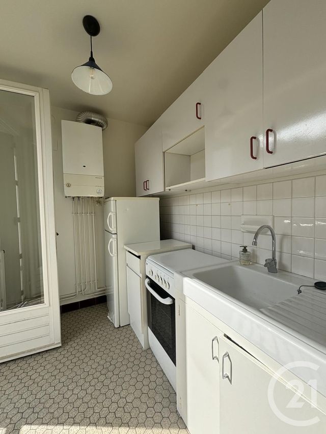 Appartement Studio à louer - 1 pièce - 29.6 m2 - AURILLAC - 15 - AUVERGNE - Century 21 Pradel Immobilier