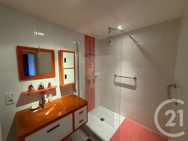 Appartement à vendre - 4 pièces - 69.0 m2 - AURILLAC - 15 - AUVERGNE - Century 21 Pradel Immobilier
