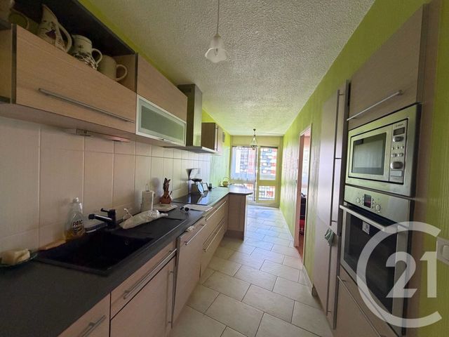 Appartement à vendre - 4 pièces - 69.0 m2 - AURILLAC - 15 - AUVERGNE - Century 21 Pradel Immobilier