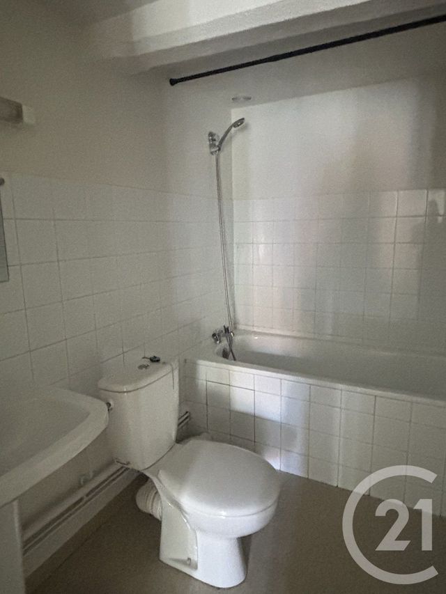Appartement T1 à louer - 1 pièce - 32.0 m2 - AURILLAC - 15 - AUVERGNE - Century 21 Pradel Immobilier
