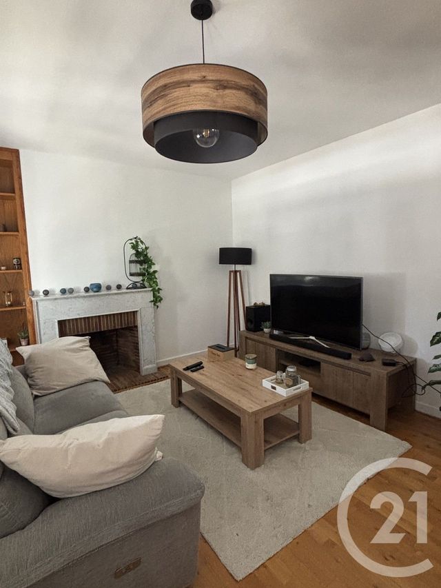 Appartement T4 à louer - 4 pièces - 101.0 m2 - AURILLAC - 15 - AUVERGNE - Century 21 Pradel Immobilier