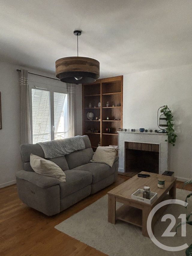 Appartement T4 à louer - 4 pièces - 101.0 m2 - AURILLAC - 15 - AUVERGNE - Century 21 Pradel Immobilier
