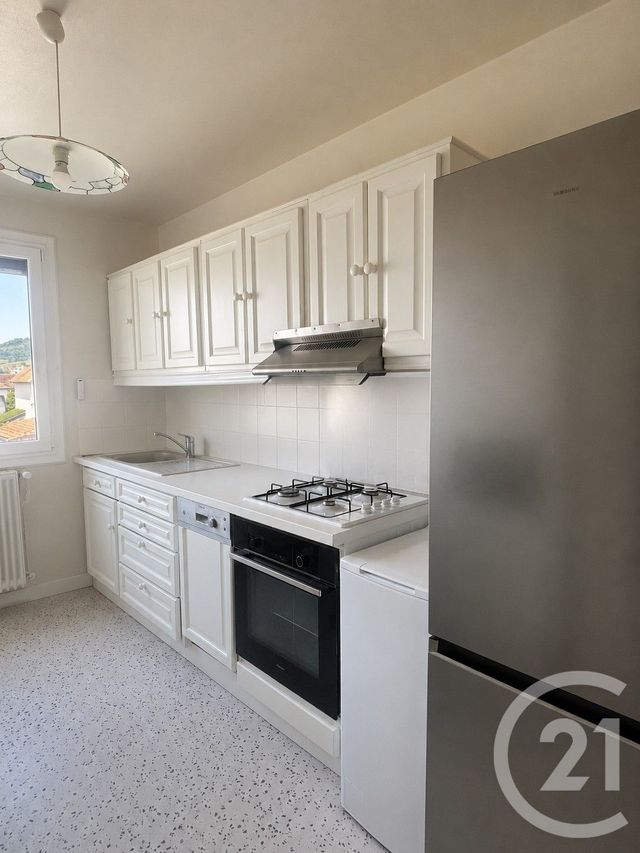 Appartement T3 à louer - 3 pièces - 66.0 m2 - AURILLAC - 15 - AUVERGNE - Century 21 Pradel Immobilier