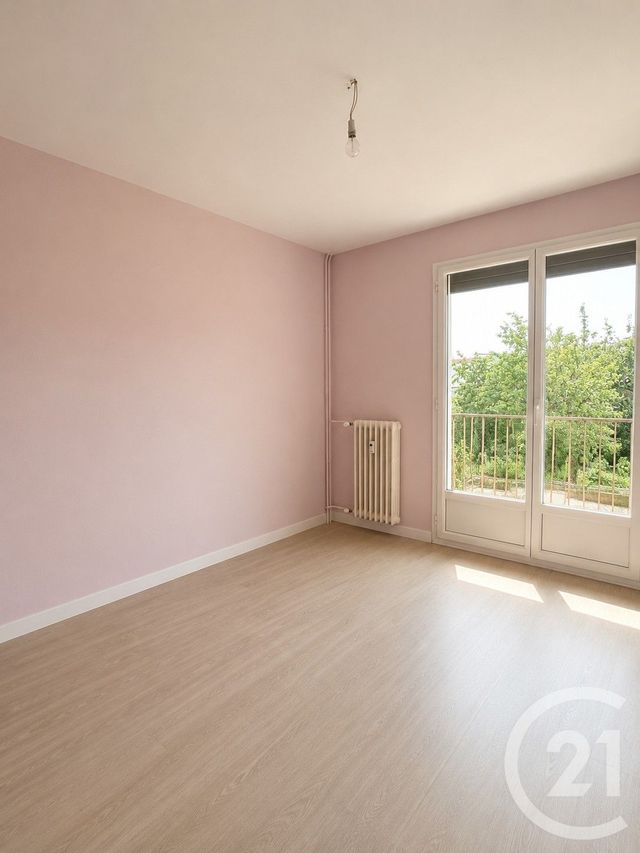Appartement T3 à louer - 3 pièces - 66.0 m2 - AURILLAC - 15 - AUVERGNE - Century 21 Pradel Immobilier