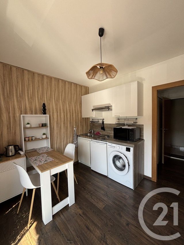 Appartement Studio à louer - 1 pièce - 16.0 m2 - AURILLAC - 15 - AUVERGNE - Century 21 Pradel Immobilier