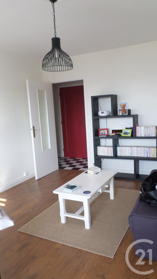 Appartement T2 à louer - 2 pièces - 44.0 m2 - AURILLAC - 15 - AUVERGNE - Century 21 Pradel Immobilier