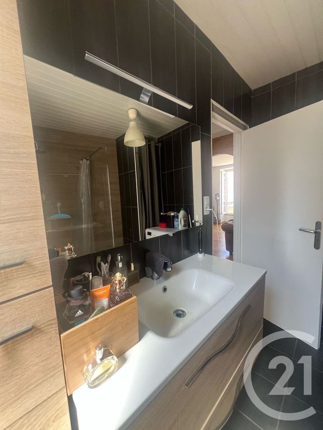 Appartement F3 à vendre - 3 pièces - 75.5 m2 - AURILLAC - 15 - AUVERGNE - Century 21 Pradel Immobilier