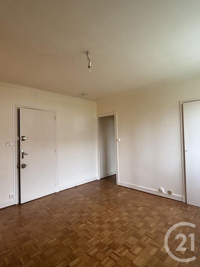 Appartement T2 à louer - 2 pièces - 47.0 m2 - AURILLAC - 15 - AUVERGNE - Century 21 Pradel Immobilier
