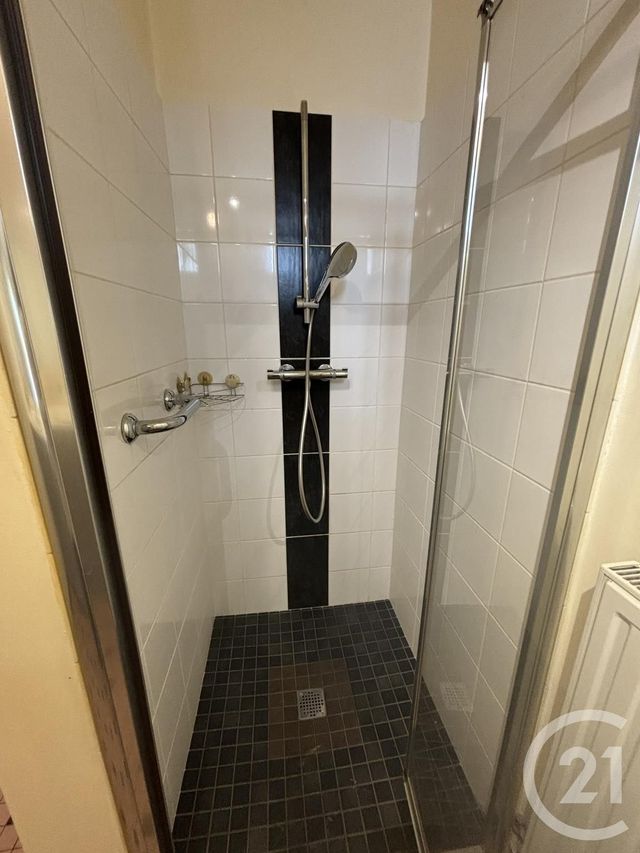 Appartement T2 à louer - 2 pièces - 47.0 m2 - AURILLAC - 15 - AUVERGNE - Century 21 Pradel Immobilier