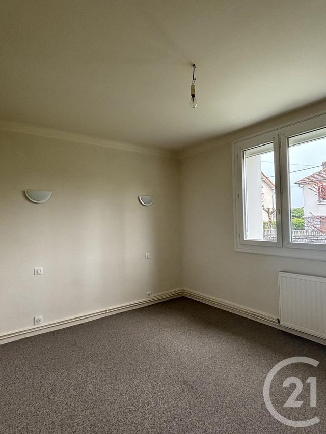 Appartement T2 à louer - 2 pièces - 47.0 m2 - AURILLAC - 15 - AUVERGNE - Century 21 Pradel Immobilier
