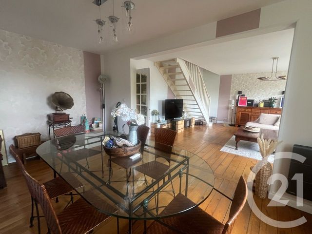Appartement F5 à vendre - 7 pièces - 117.0 m2 - AURILLAC - 15 - AUVERGNE - Century 21 Pradel Immobilier