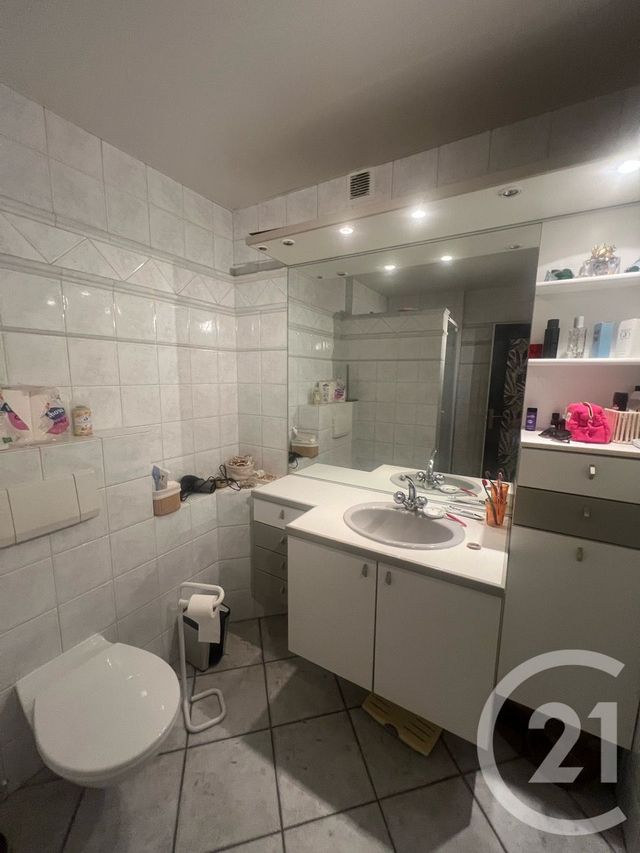 Appartement F5 à vendre - 7 pièces - 117.0 m2 - AURILLAC - 15 - AUVERGNE - Century 21 Pradel Immobilier