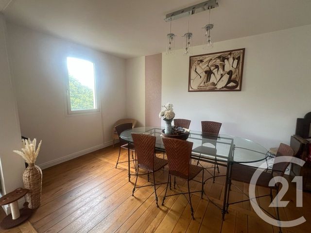 Appartement F5 à vendre - 7 pièces - 117.0 m2 - AURILLAC - 15 - AUVERGNE - Century 21 Pradel Immobilier