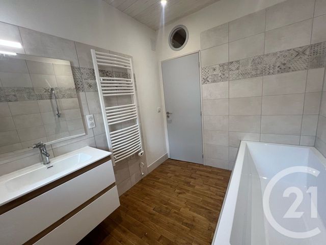 Appartement F6 à vendre - 6 pièces - 123.15 m2 - AURILLAC - 15 - AUVERGNE - Century 21 Pradel Immobilier
