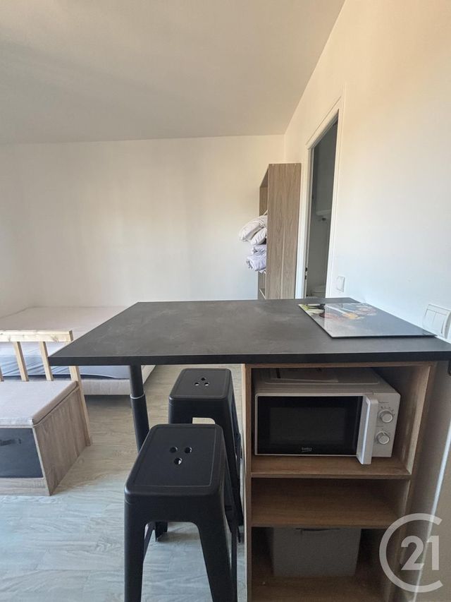 Appartement Studio à louer - 1 pièce - 20.0 m2 - AURILLAC - 15 - AUVERGNE - Century 21 Pradel Immobilier