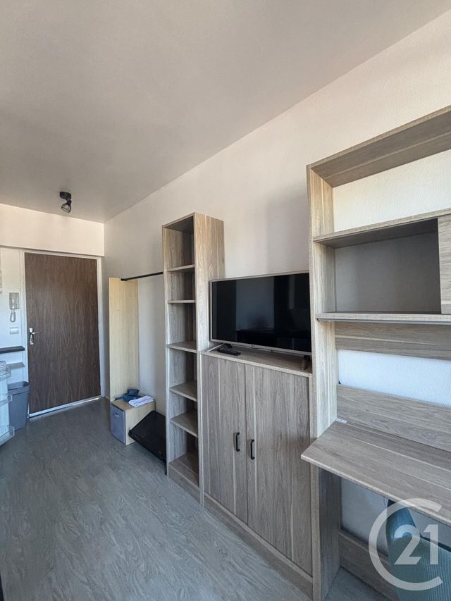Appartement Studio à louer - 1 pièce - 20.0 m2 - AURILLAC - 15 - AUVERGNE - Century 21 Pradel Immobilier