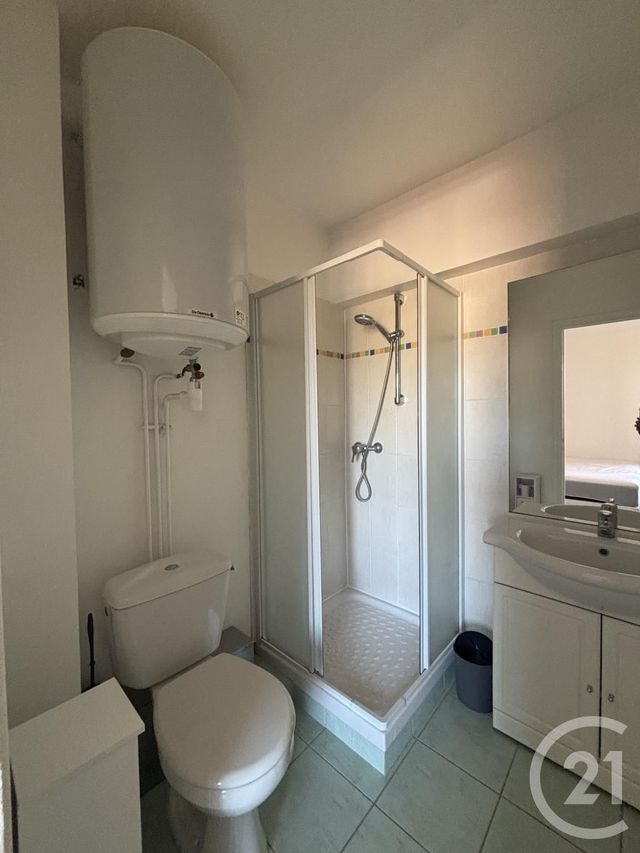 Appartement Studio à louer - 1 pièce - 20.0 m2 - AURILLAC - 15 - AUVERGNE - Century 21 Pradel Immobilier