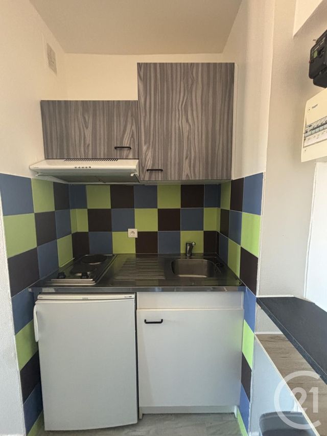 Appartement Studio à louer - 1 pièce - 20.0 m2 - AURILLAC - 15 - AUVERGNE - Century 21 Pradel Immobilier