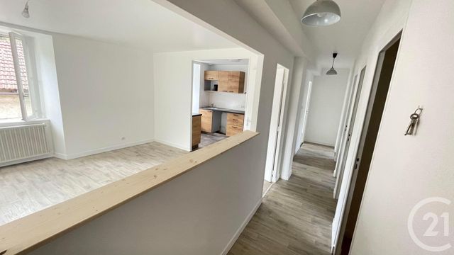 Appartement T3 à louer - 3 pièces - 71.0 m2 - JUSSAC - 15 - AUVERGNE - Century 21 Pradel Immobilier
